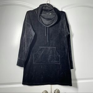 Tahari Sleepwear Black Velour Pull Over size L